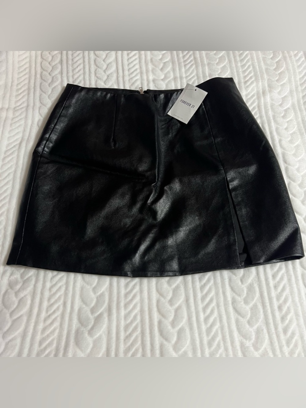 💗 *NEW* Forever 21 - Black Faux Leather Mini Skirt
